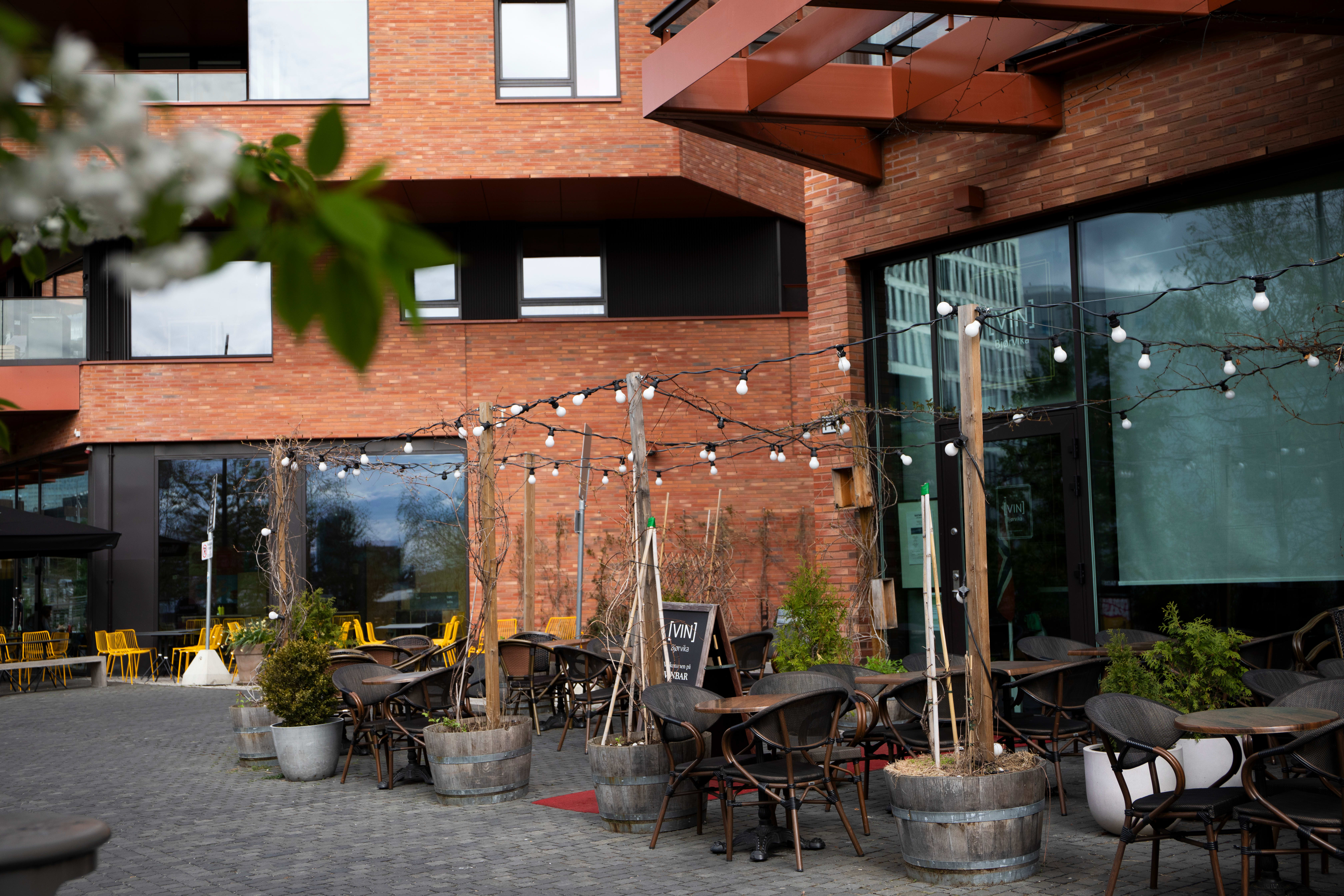 Vinbarer i Oslo med uteservering