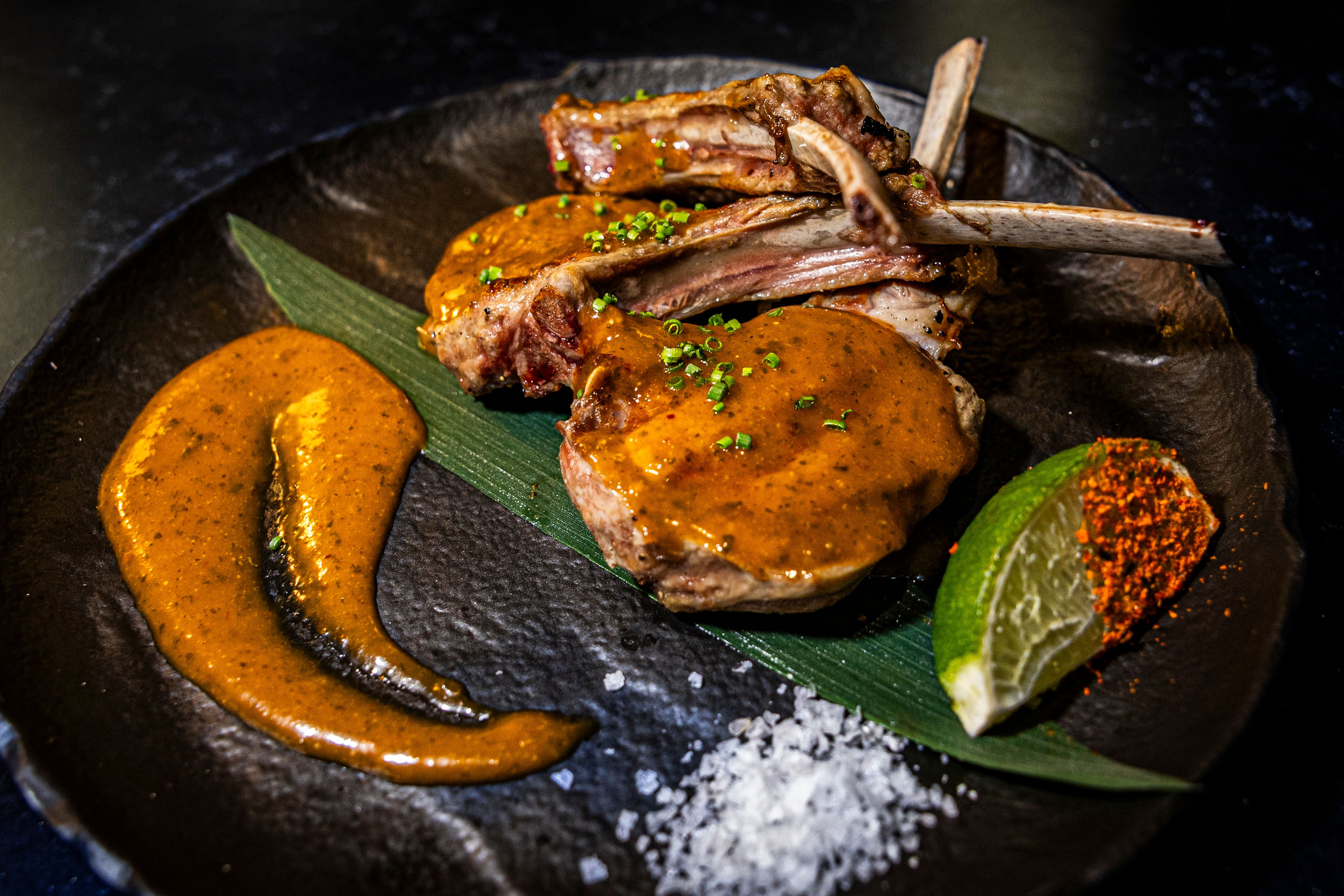 Kveldens høydepunkt er lammekarré. 