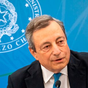 Italias statsminister vil gå av. Presidenten nekter å godta avskjedssøknaden.