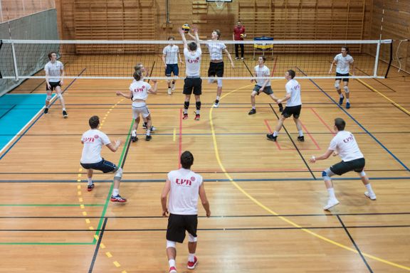 Skolen klekker ut volleyballspillere i verdenstoppen – nå ringer trenere og lag fra «hele verden»
