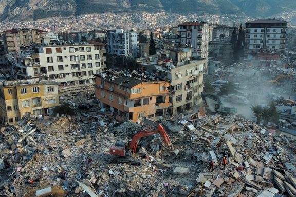 Tyrkia: Over 50.000 bygninger ødelagt eller skadet i jordskjelvkatastrofen