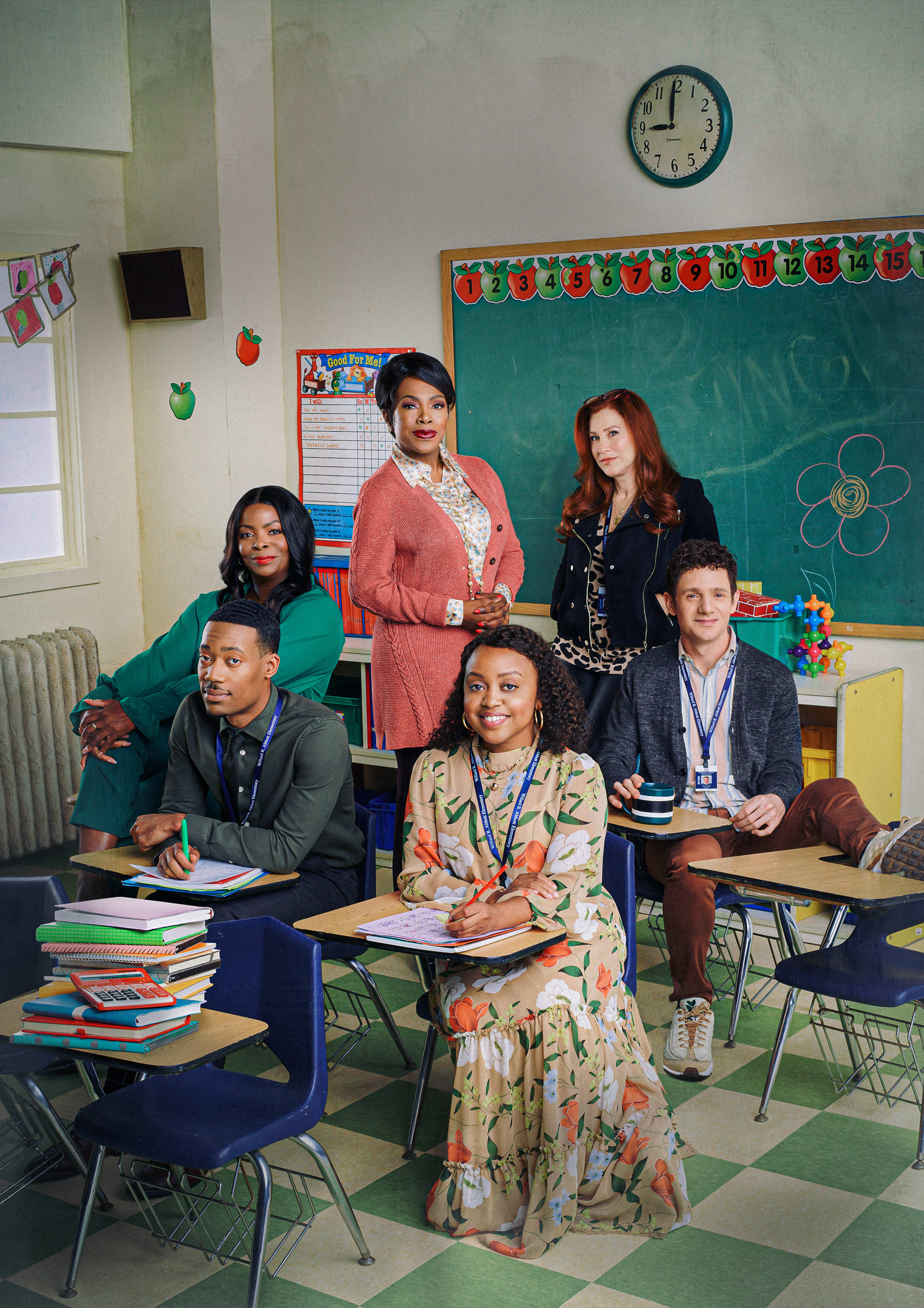 Quinta Brunson (fremme i midten) og Tyler James Williams, Janelle James, Lisa Ann Walter, Chris Perfetti, Sheryl Lee Ralph er lærere på barneskolen Abbott. «Abbott Elementary» seiler opp som en arvtager til «The Office» som lettbent, smart amerikansk komediesuksess.
