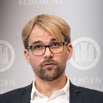 Flertall for mistillit mot byrådslederen i Bergen – kaller inn til pressekonferanse