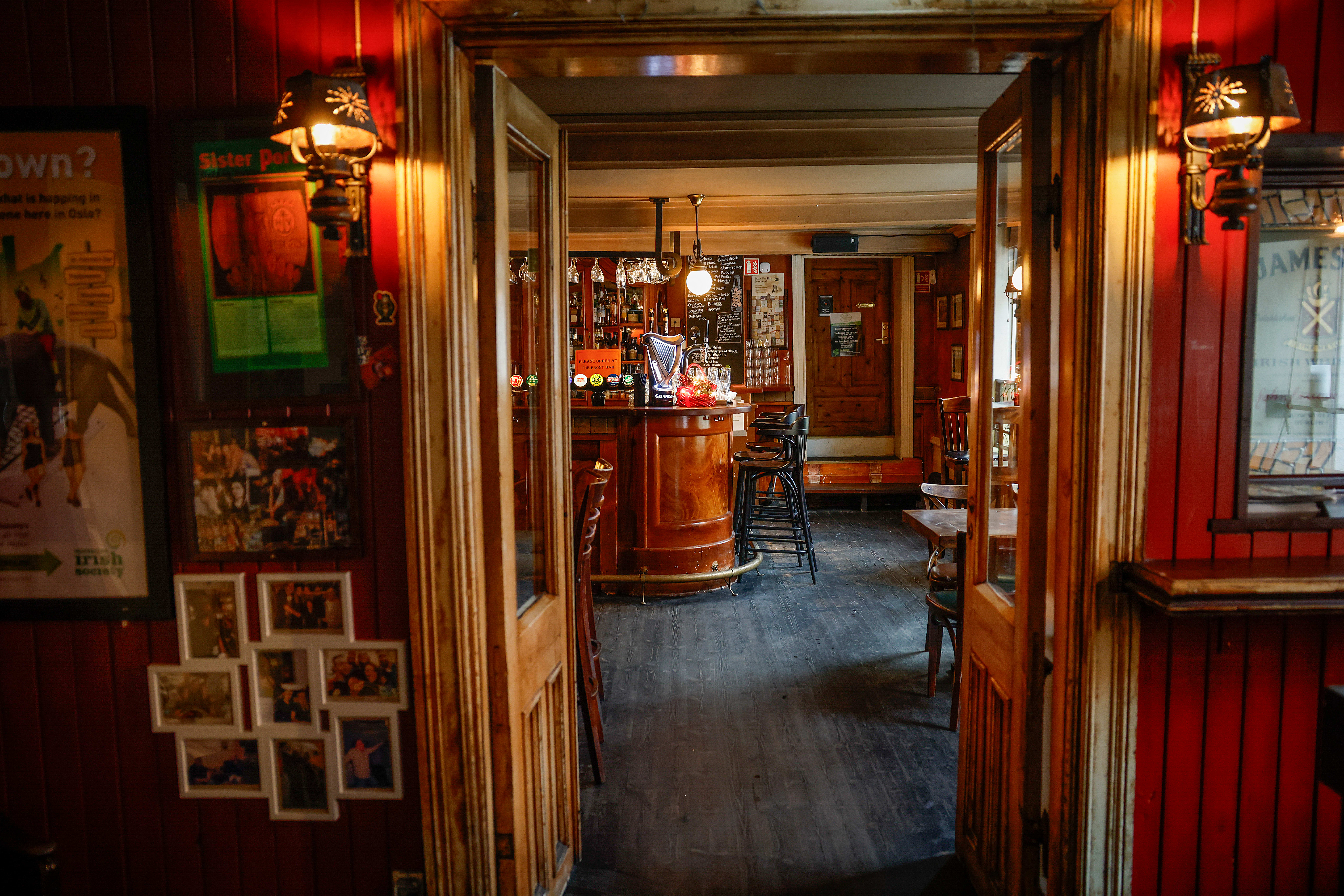 Bob Geldof og ACDC er blant de mange som har besøkt The Dubliner opp gjennom.