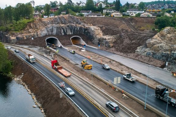 Fem nye veistrekninger skal bygges neste år. En av dem er E18 vest for Oslo.