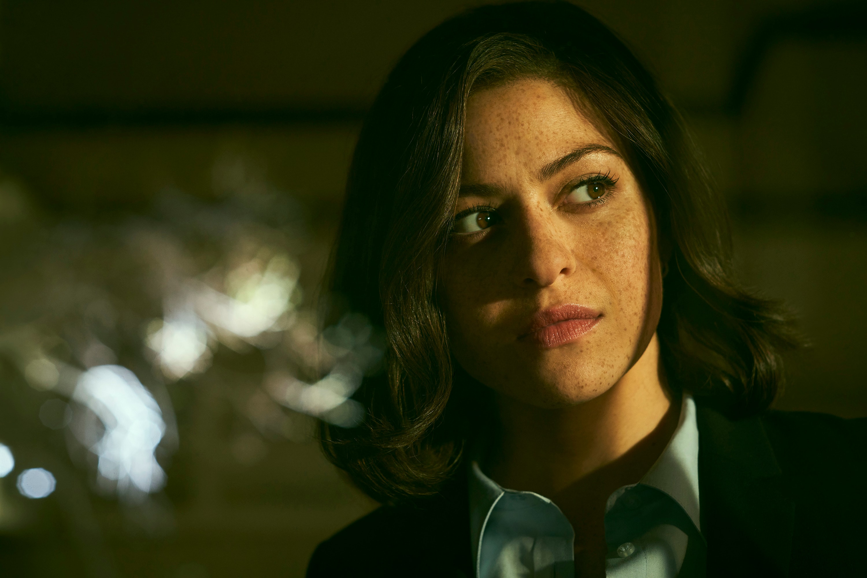 Alia Shawkat spiller FBI-agenten som bærer på en stor hemmelighet.