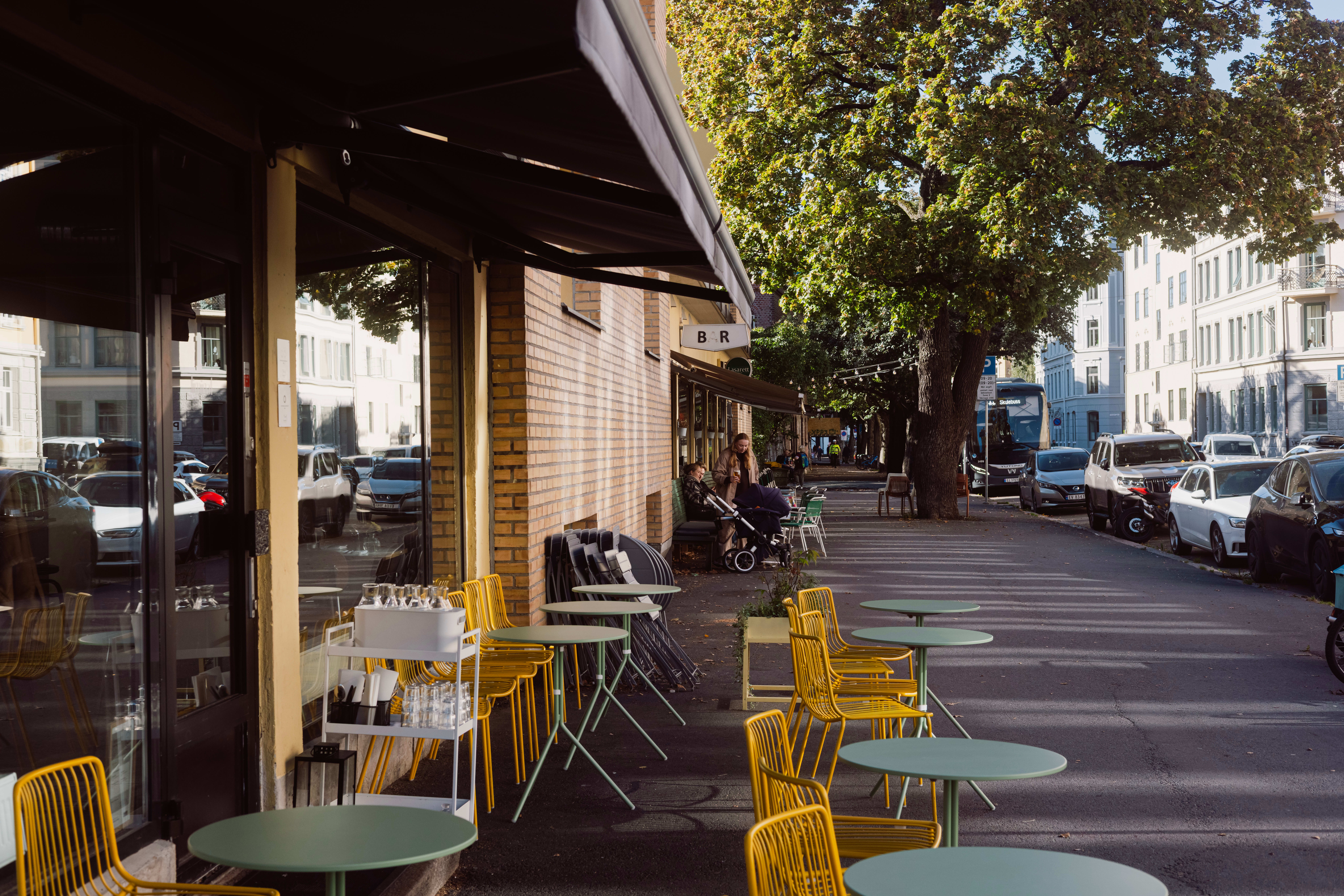 Liminal ligger i enden av Torshovgatas hippe utelivsstripe, med Lasarett, Bruun Larsen og Bar Albatross som naboer. Om sommeren er det uteservering på Liminal.