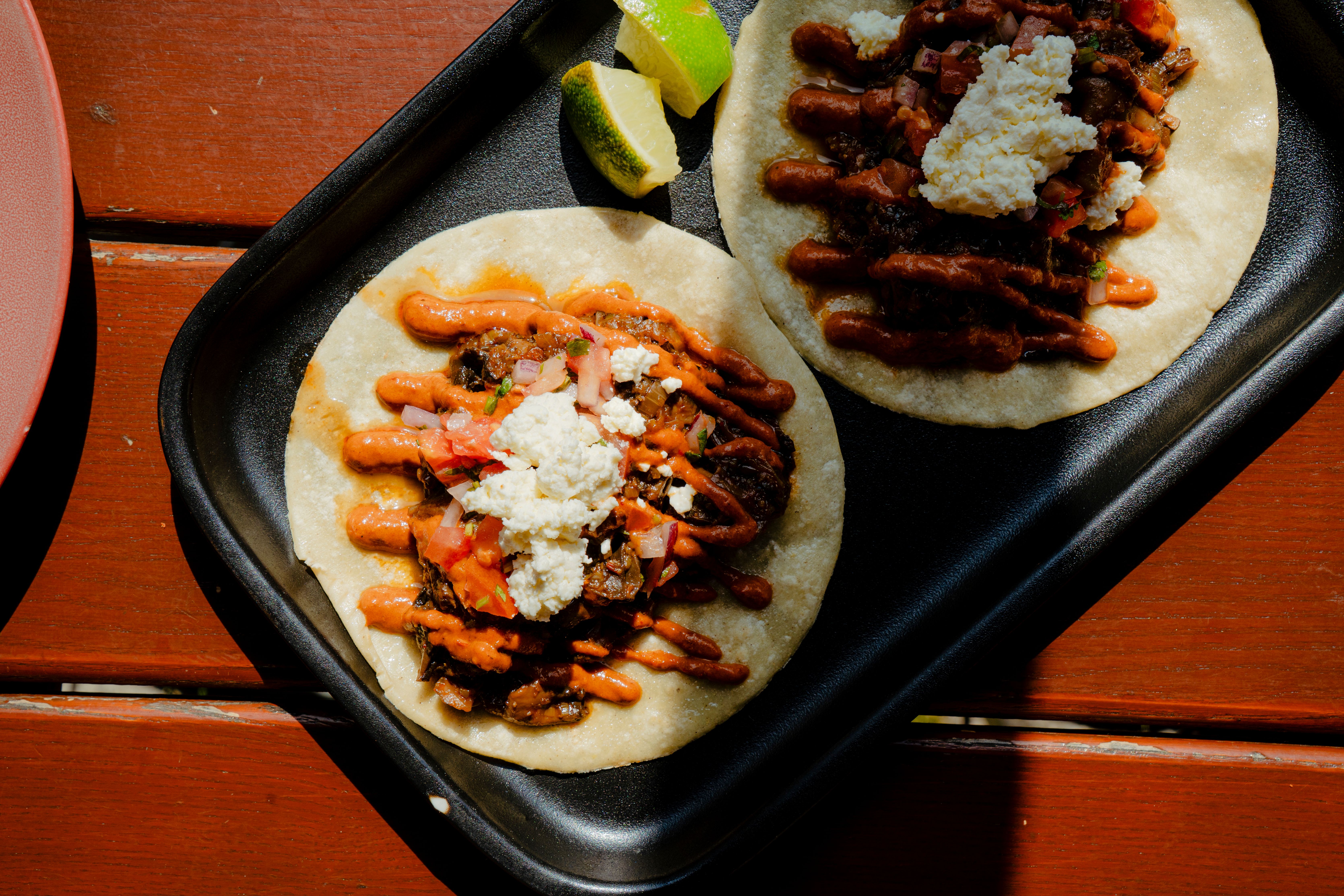 Street tacos: du får to maislefser med valgfri topping.