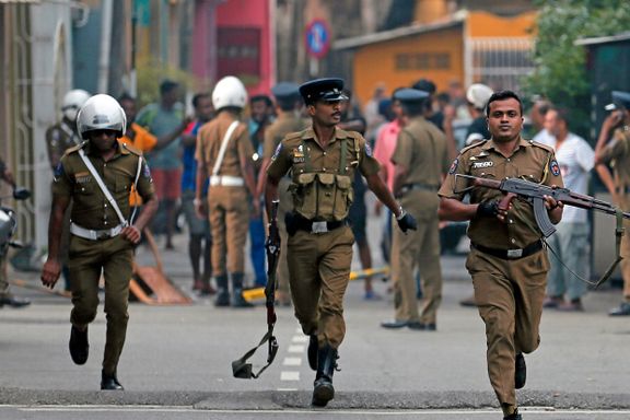 Terrorekspert mener 80 til 100 personer må ha stått bak angrepet på Sri Lanka