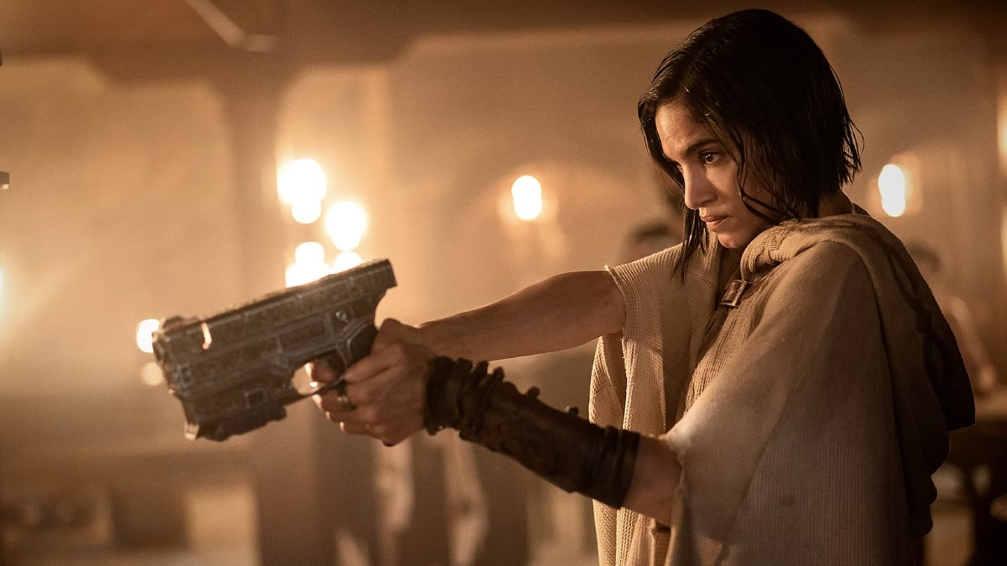 Sofia Boutella er god til å slåss og skyte, men kunne trengt bedre replikker.