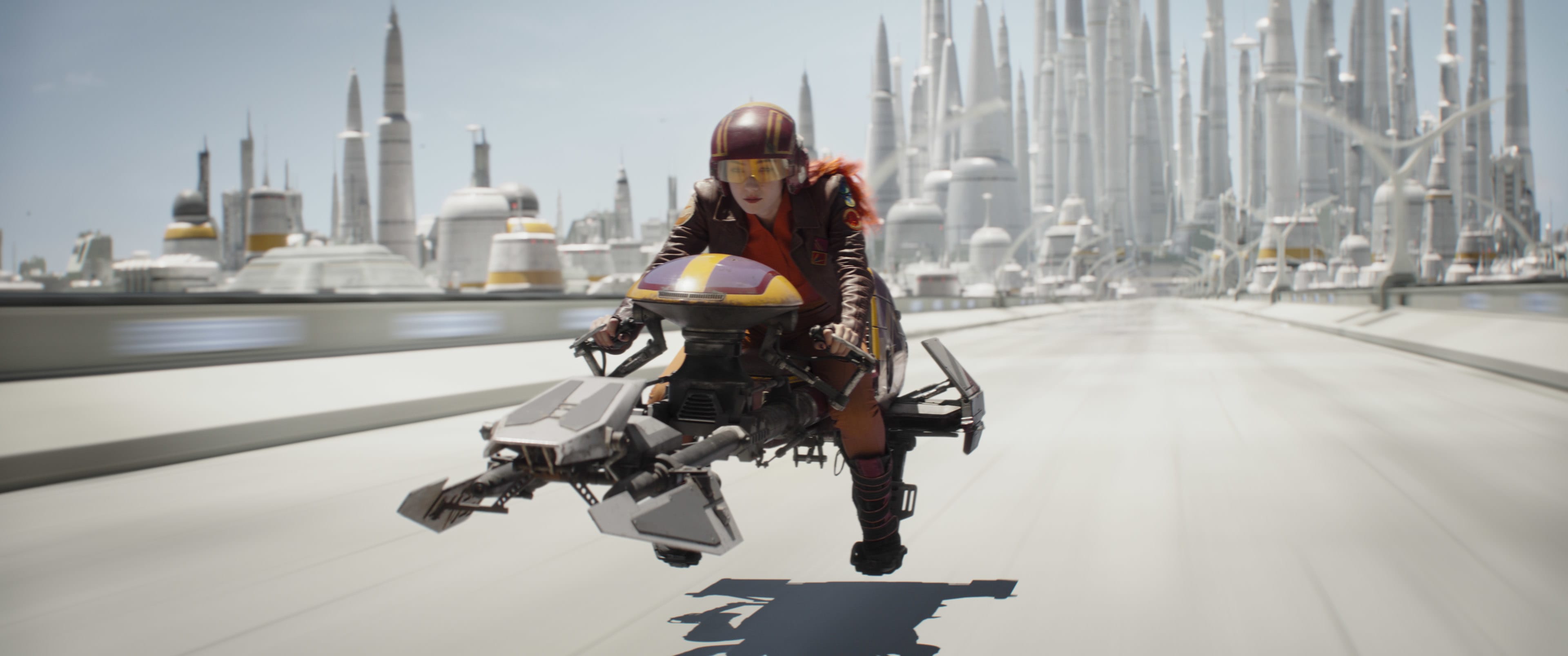 Natasha Liu Bordizzo spiller Sabine Wren i «Ahsoka». Hun er et av den nye «Star Wars»-seriens mange høydepunkter.