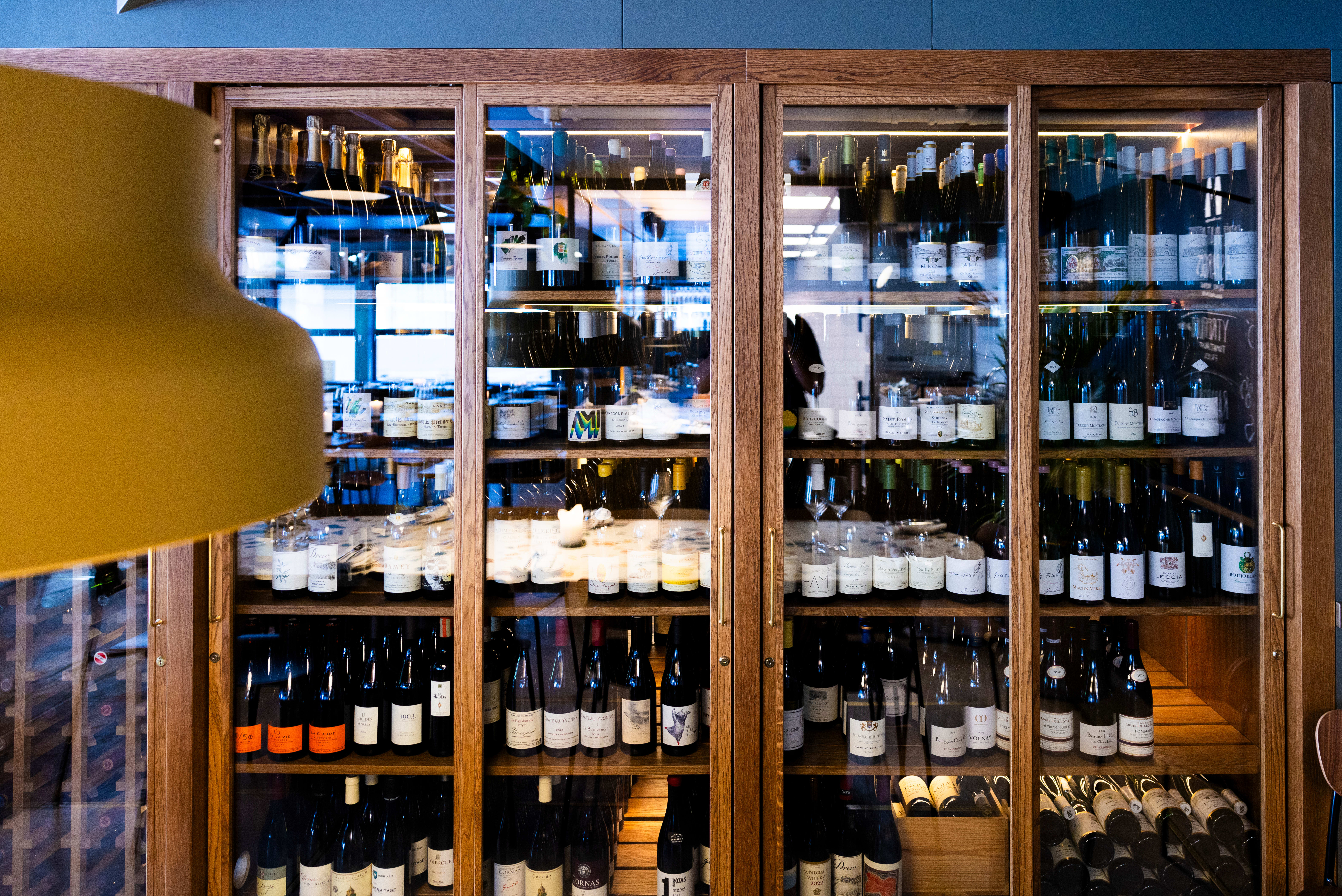 Vinskap hører med når man åpner restaurant. 