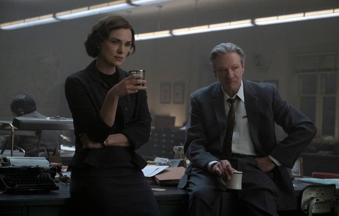 Keira Knightley som dedikert krimreporter – med en sjef (Chris Cooper) som blir en motvillig støttespiller.