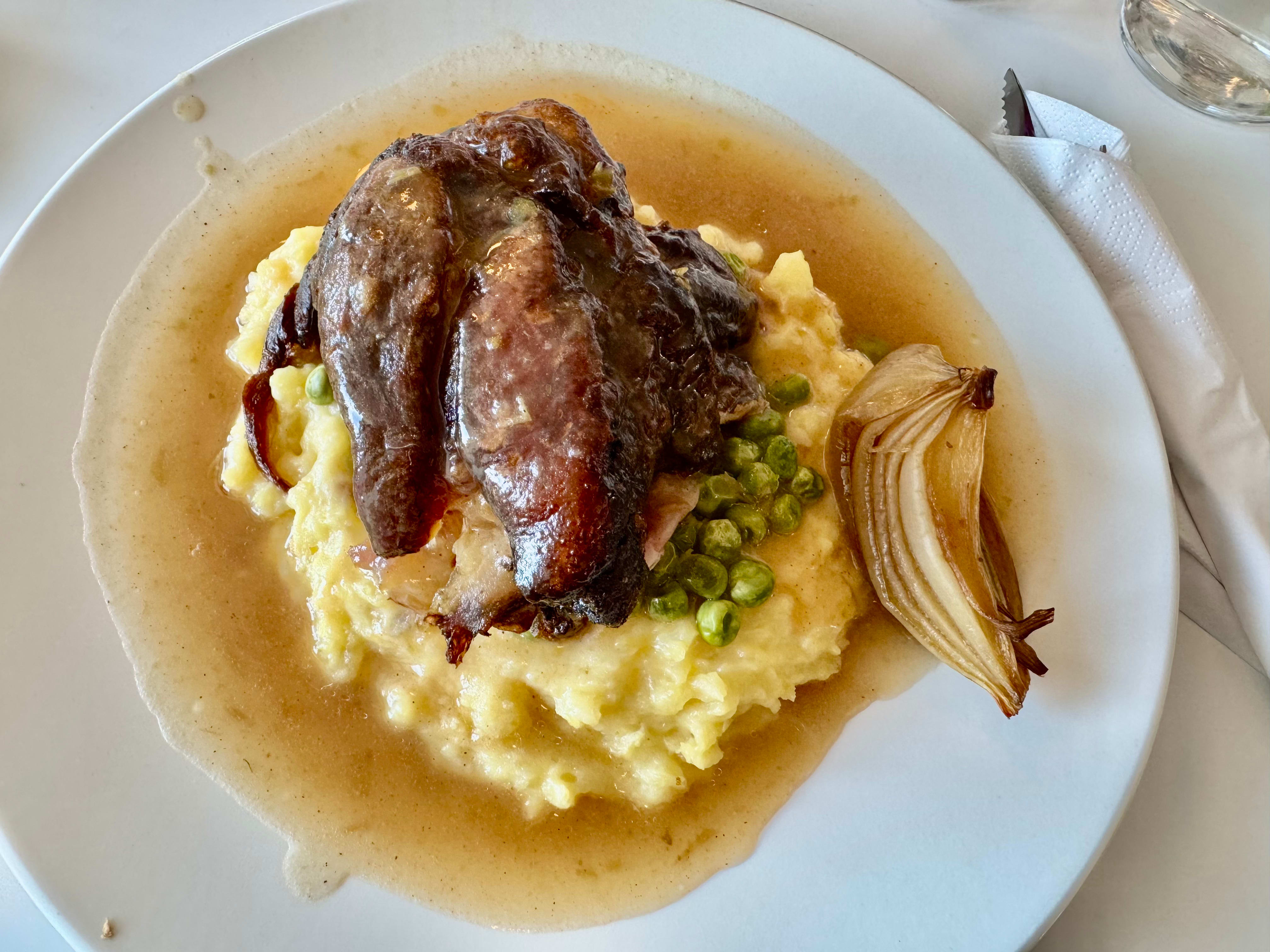 Svineknoke i limsaus.