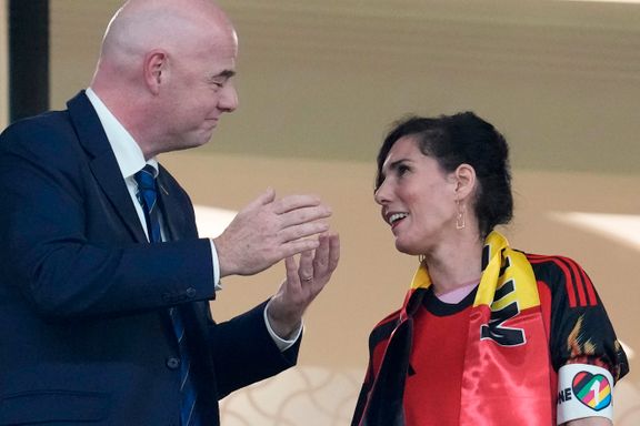 Belgisk minister viste regnbuefarger til Fifa-sjefen