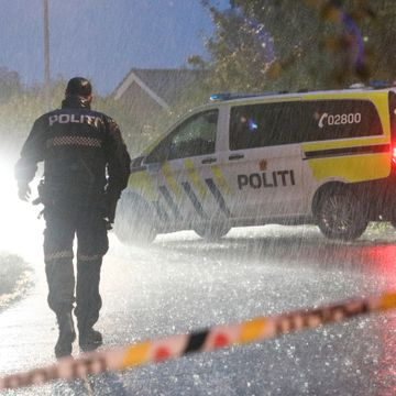 Den pågrepne etter moskéskytingen i Bærum siktet for drap og drapsforsøk