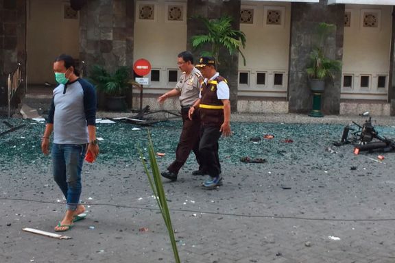  Minst 13 drept i kirkeangrep i Indonesia 