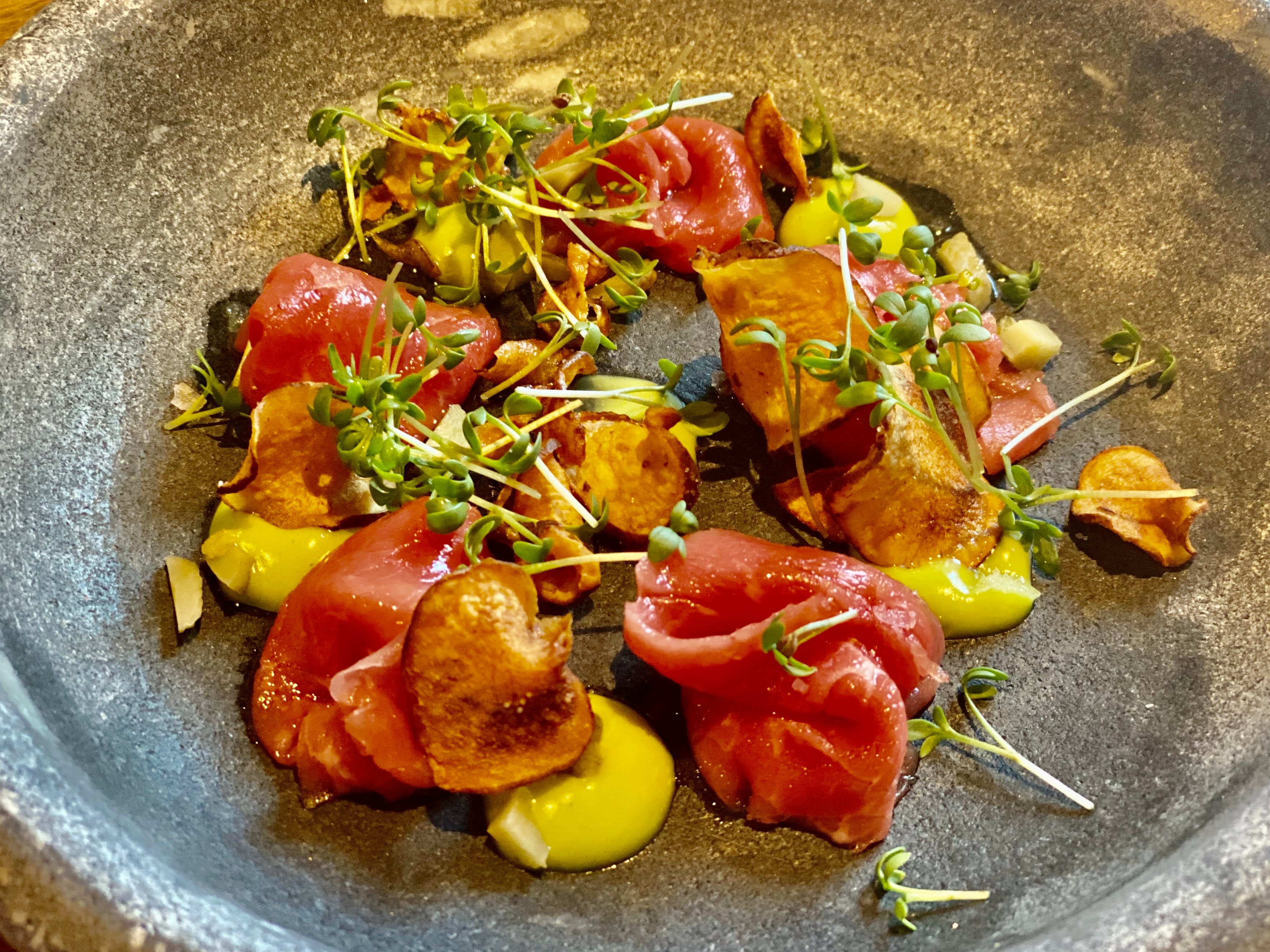 Nydelig capaccio med jalapenomajones. 