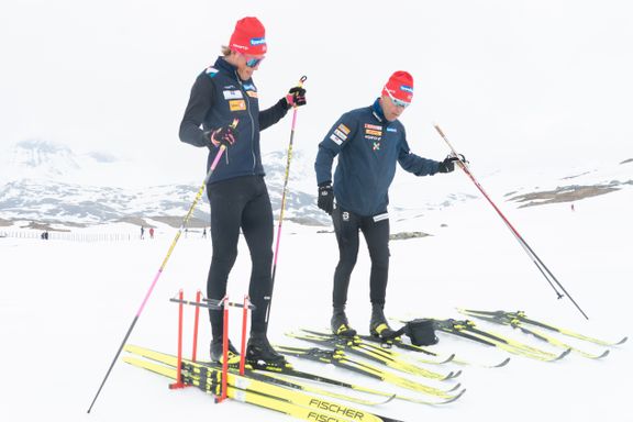 Klæbo-hjelper varsler om ukultur i skiforbundet: Homoplakater, mobbing og sabotasje