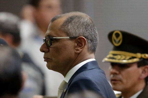 Fengslet visepresident fratas embetet i Ecuador 