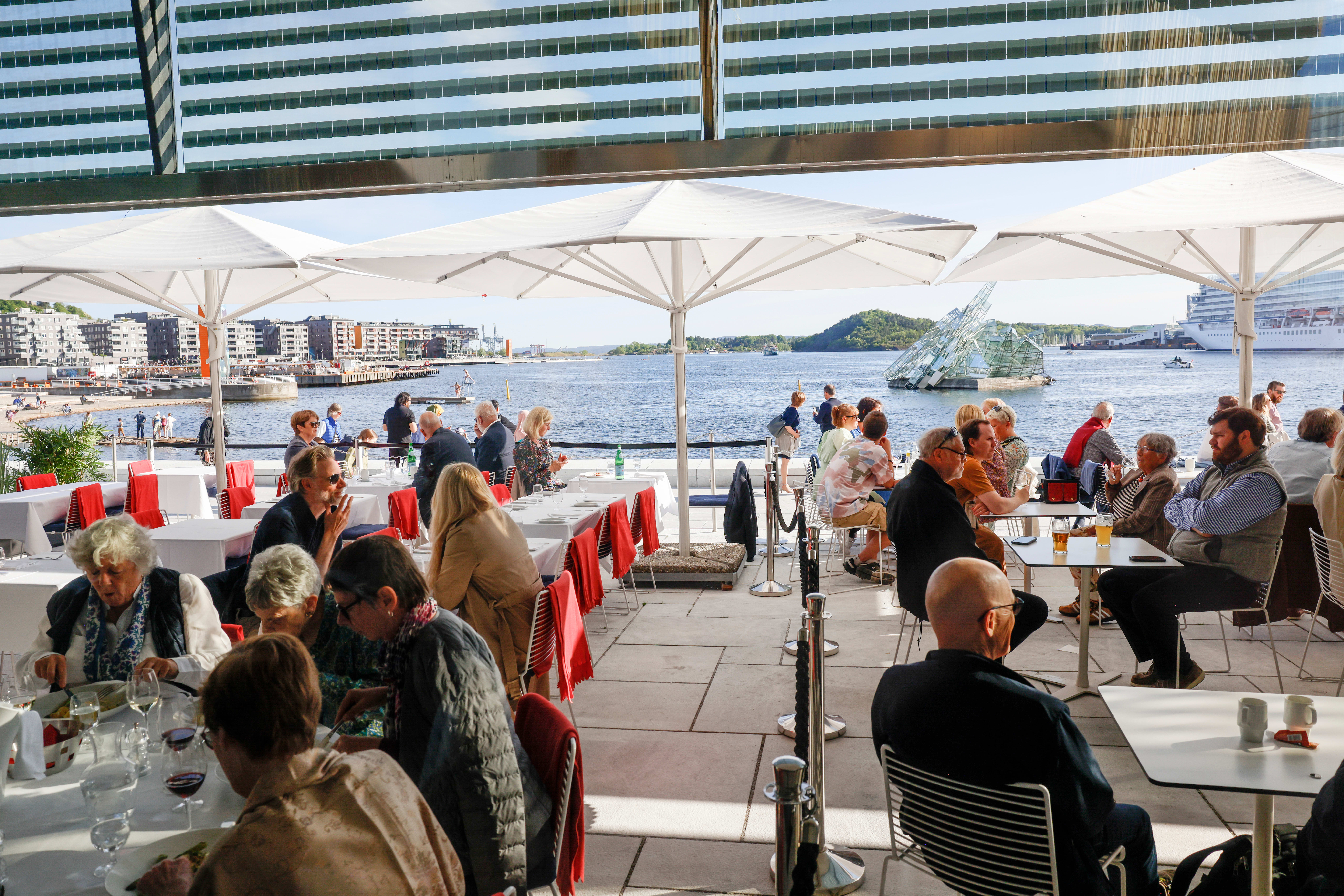 Herlig utsikt fra uteserveringen. 