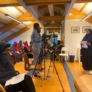 Kvinner mest aktive i den somaliske moskeen, men plass i styret har de aldri hatt