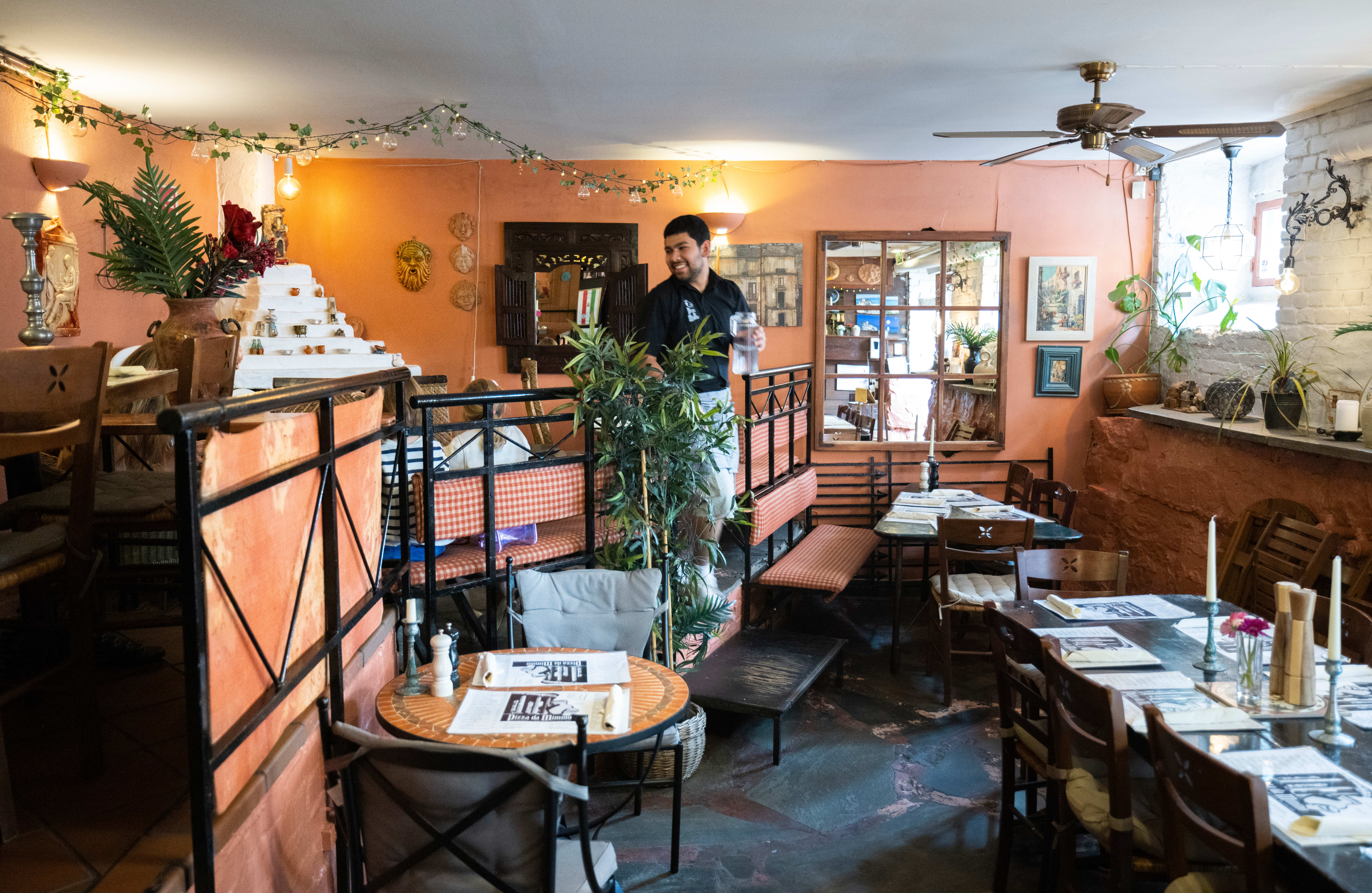 Det er nok ikke maten som gjør Pizza da Mimmo til et stamsted