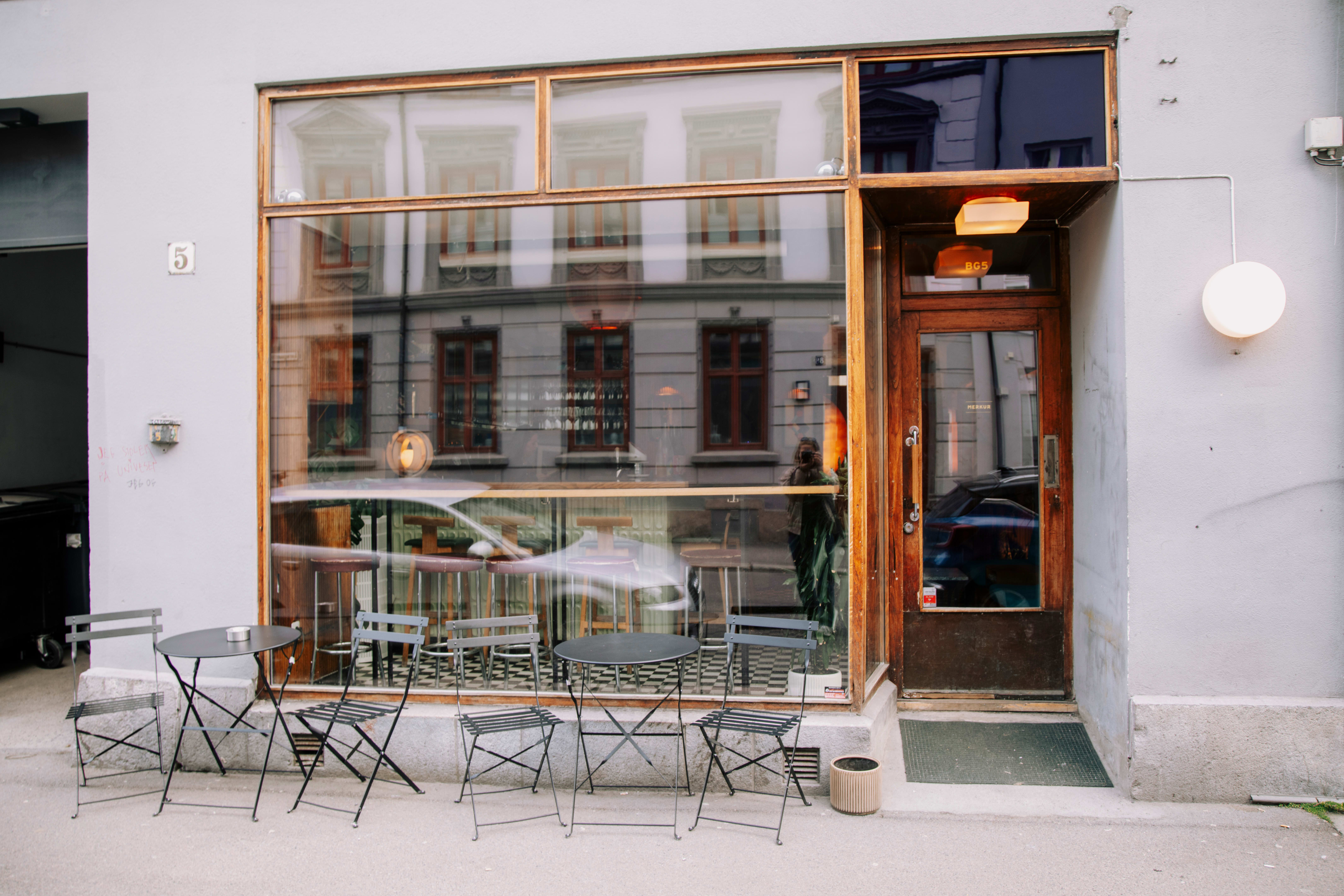 Vinbarer i Oslo med uteservering