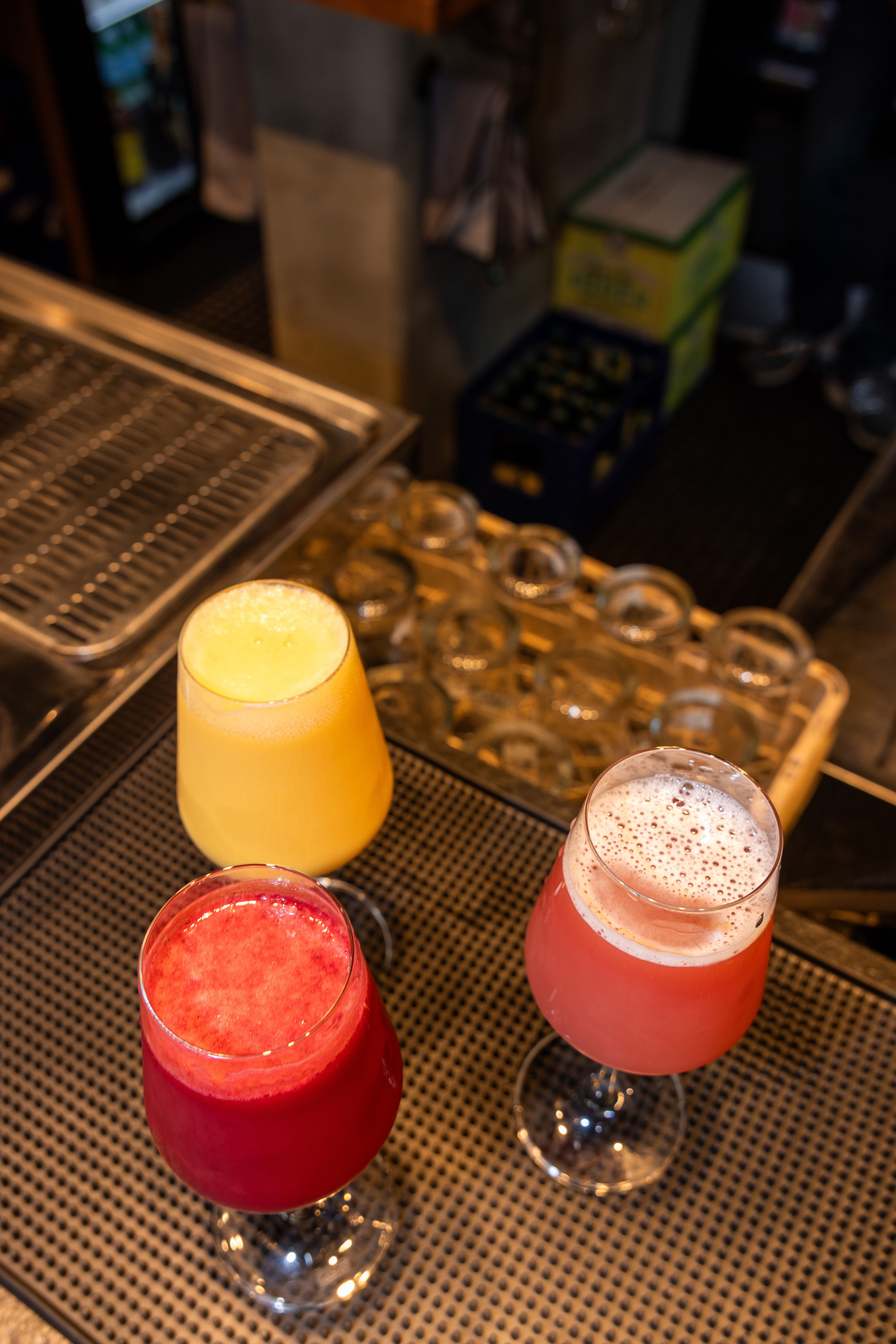 Tre av smoothieølene på tapp hos Mad Goat. Variantene skiftes ut jevnlig.