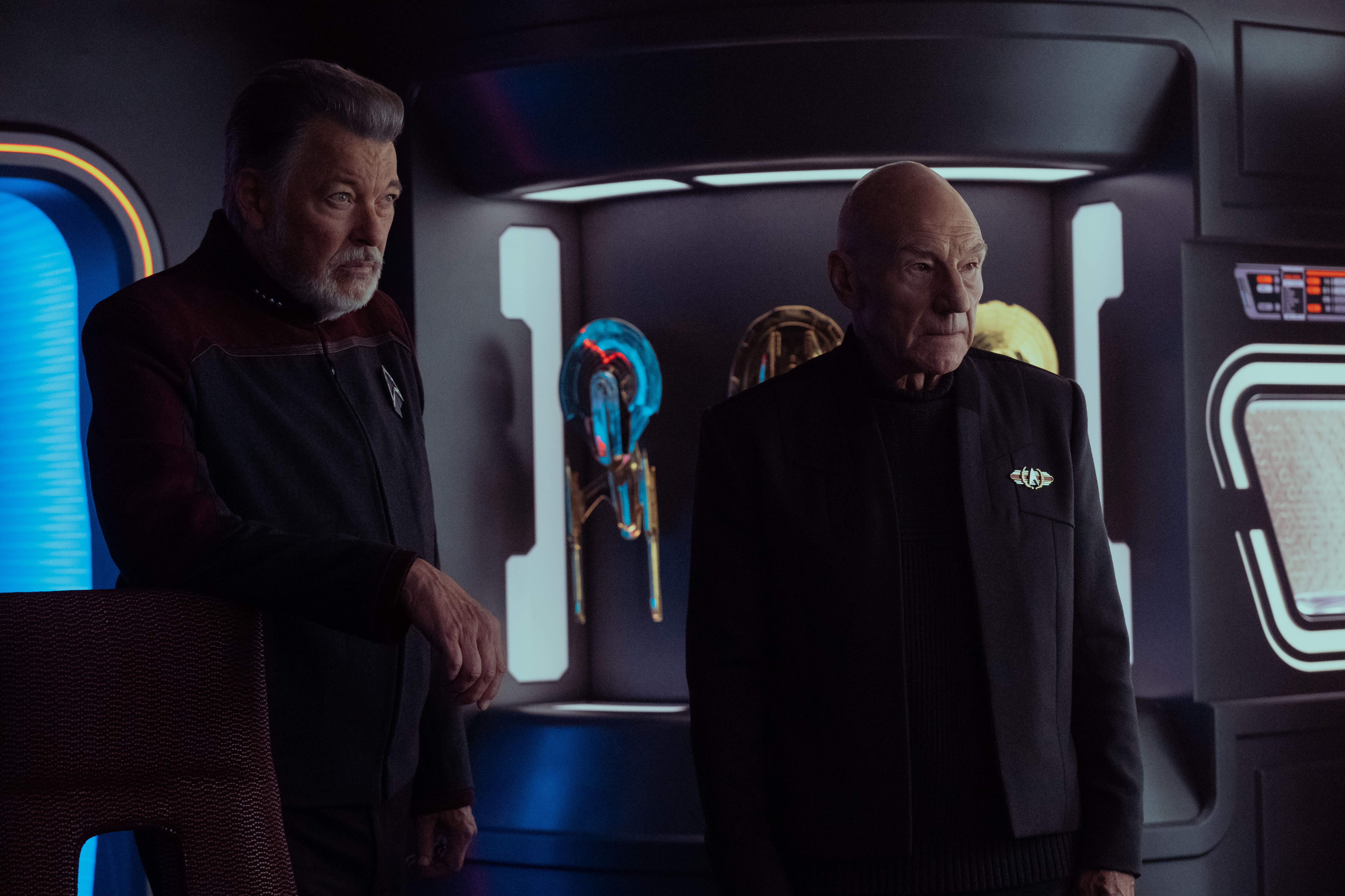 Gamle helter på nye eventyr: Will Riker (Jonathan Frakes) og Jean Luc Picard (Patrick Stewart)