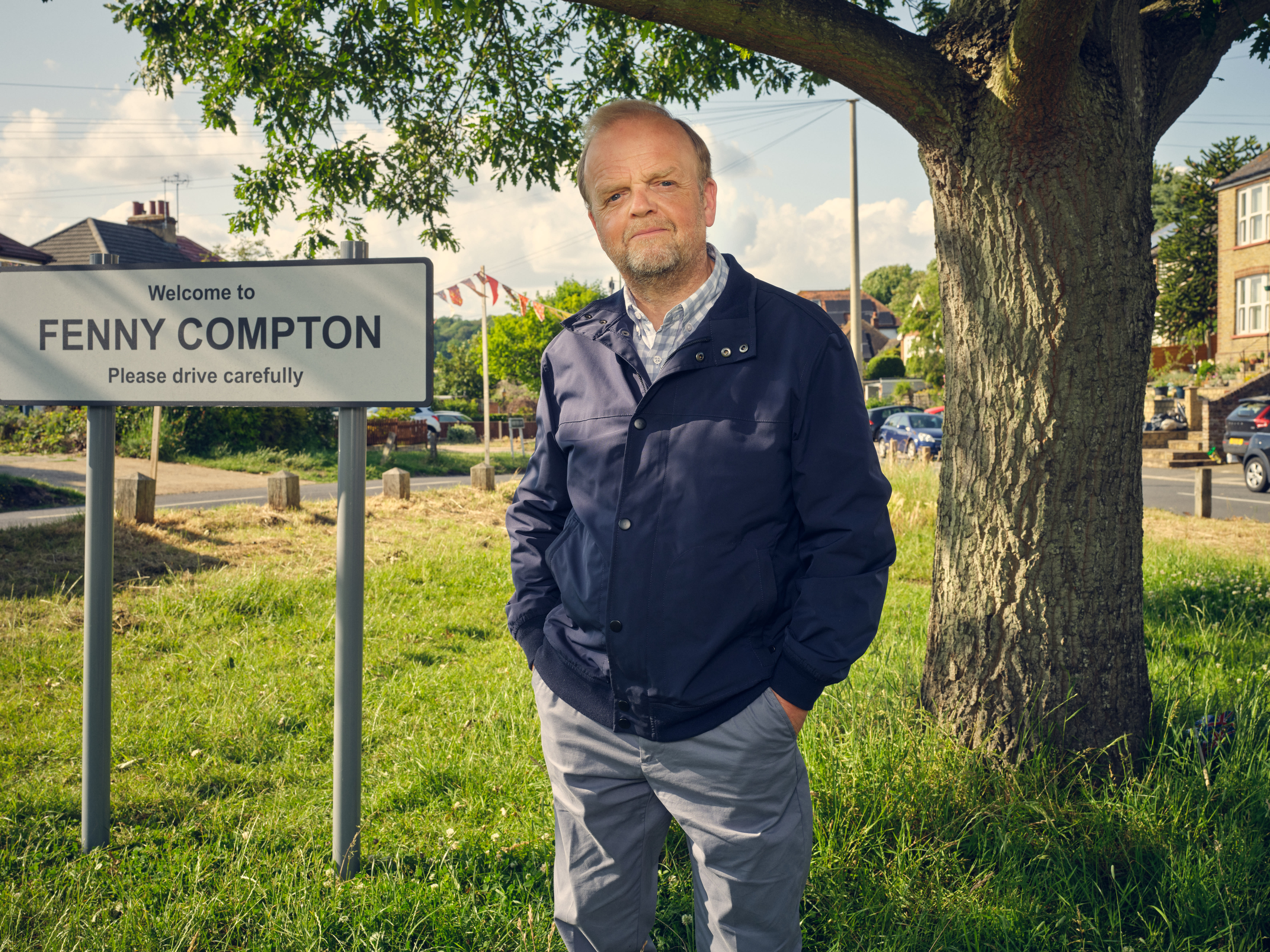 Toby Jones er et genialt valg av skuespiller. 