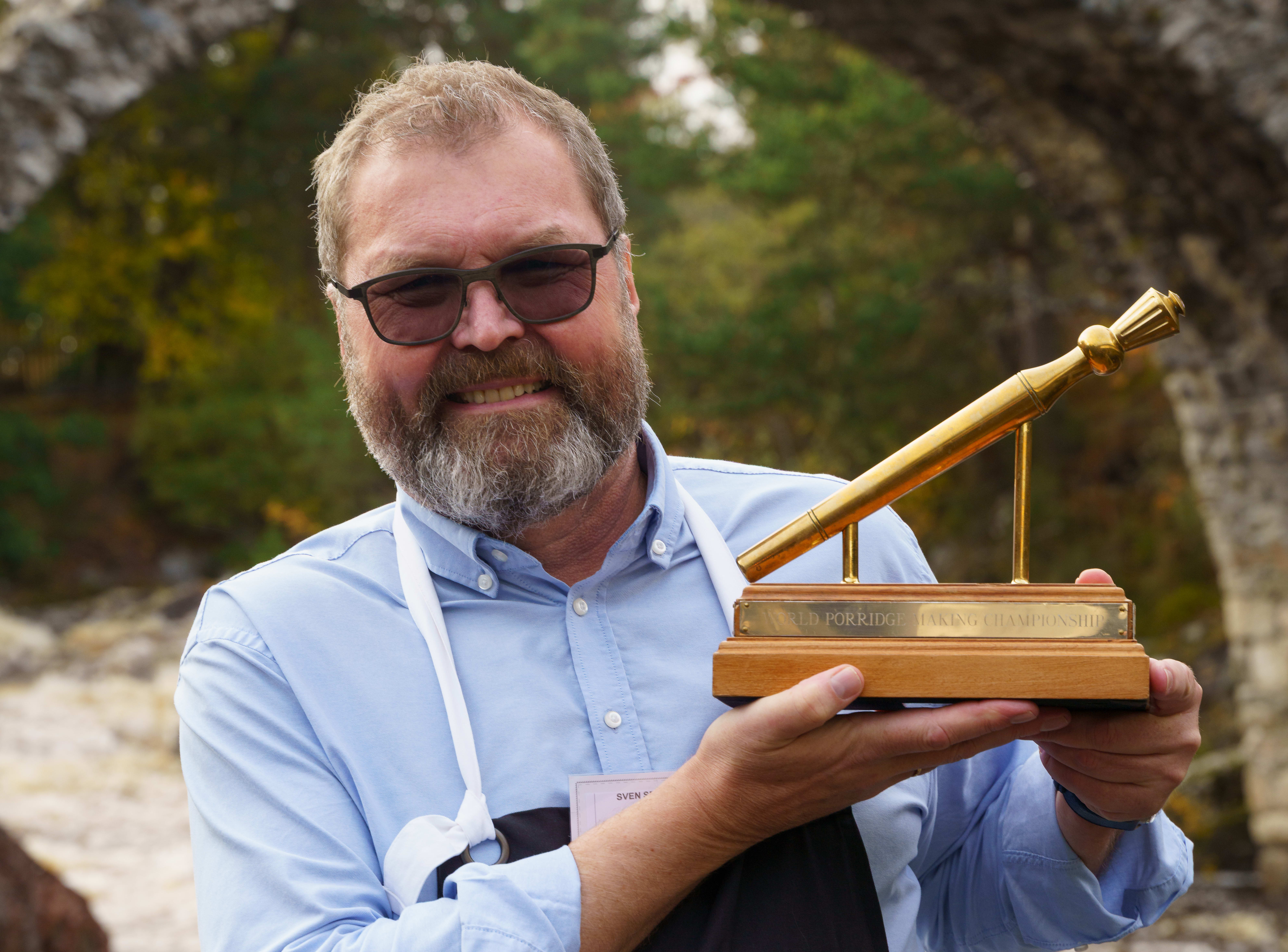 Norsk verdensmester i havregrøt: – Overveldende interesse.