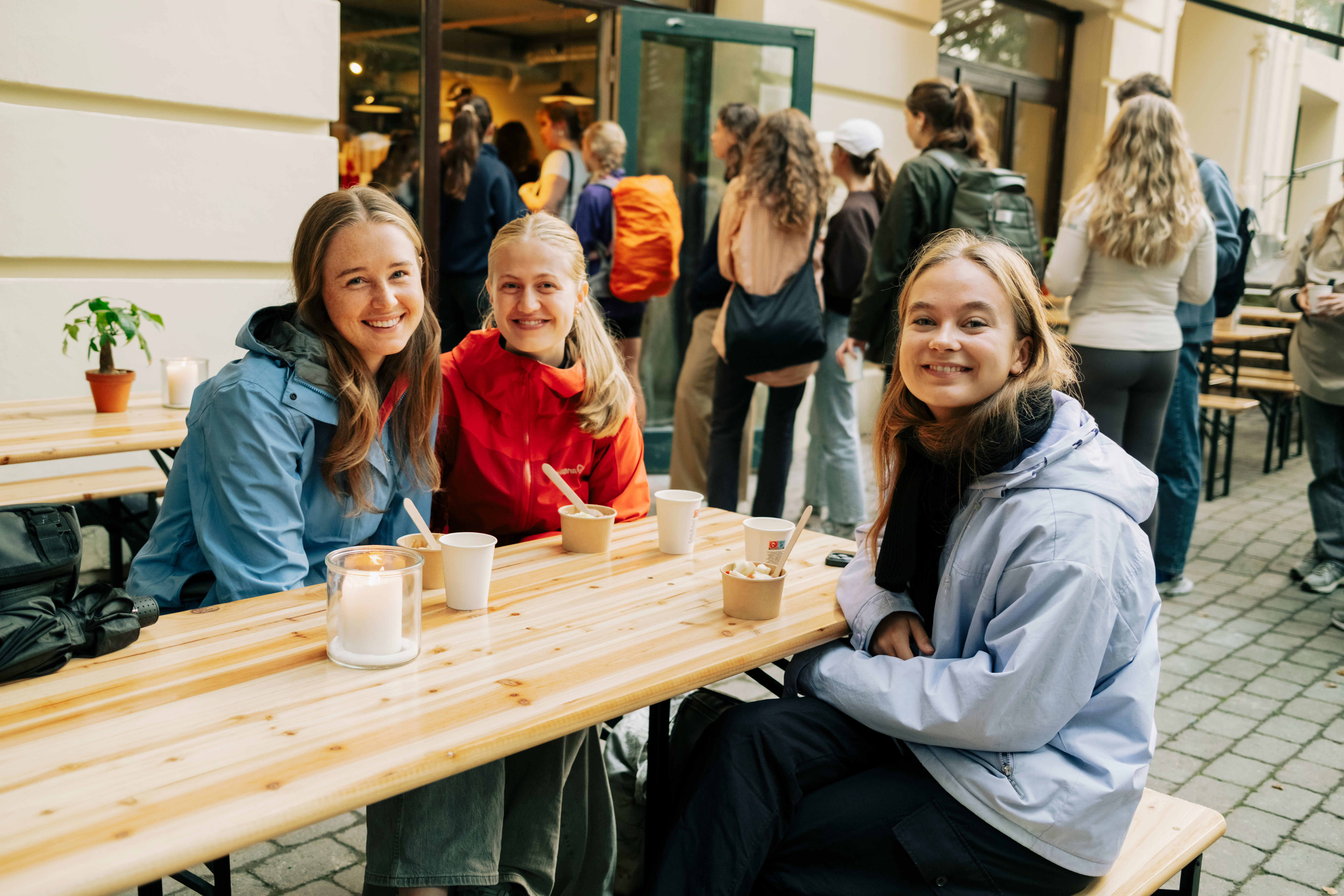 Fra venstre: Dorthea, Maria og Amalie har også hørt om Grød gjennom deres suksess i København.
