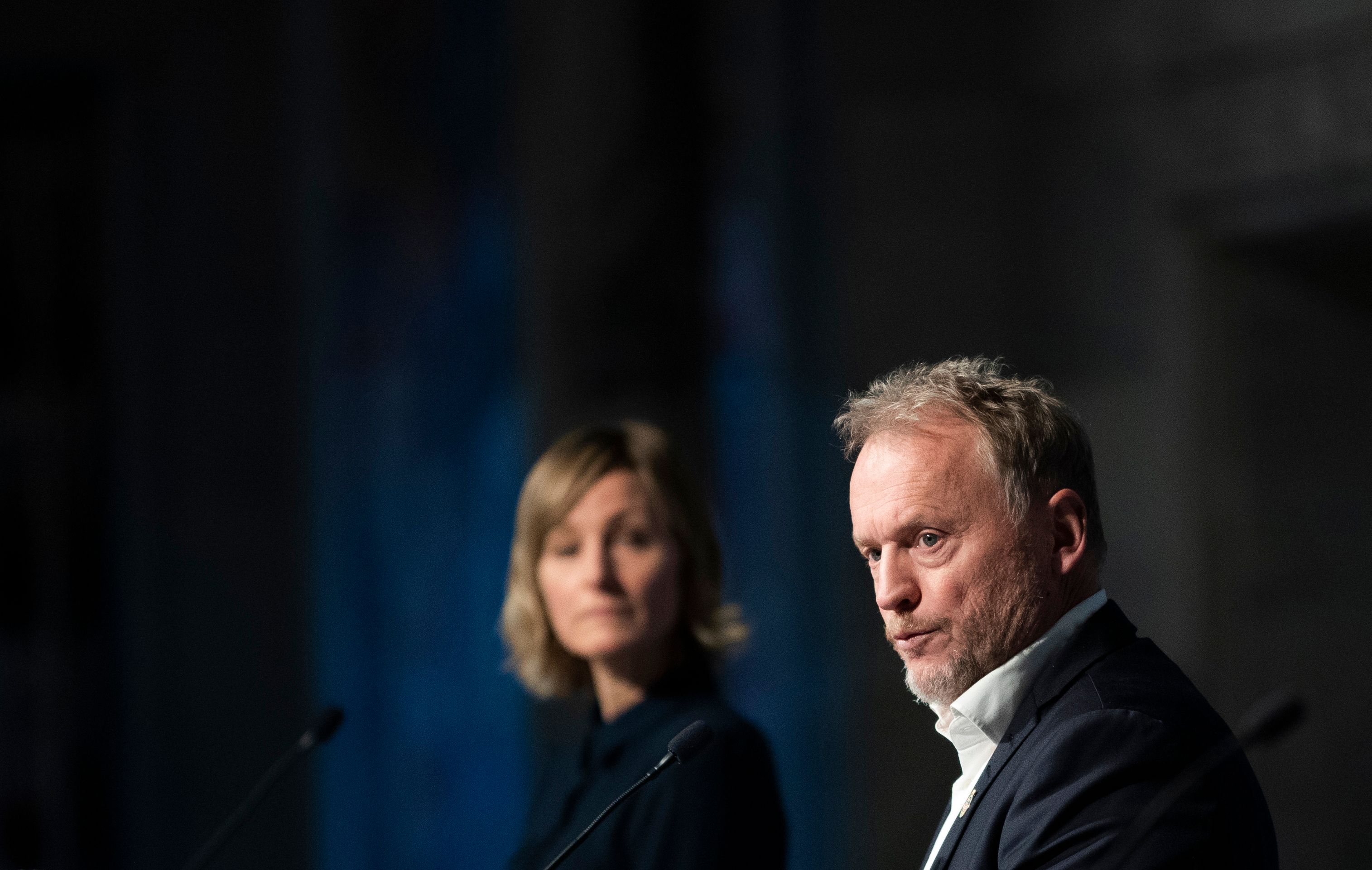 Oslofolk vil ikke stenge skolene. – Kan være eneste måten å stoppe smitten på, sier Raymond Johansen.