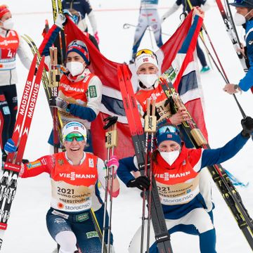 Lekende lett norsk stafettgull – svensk fiasko