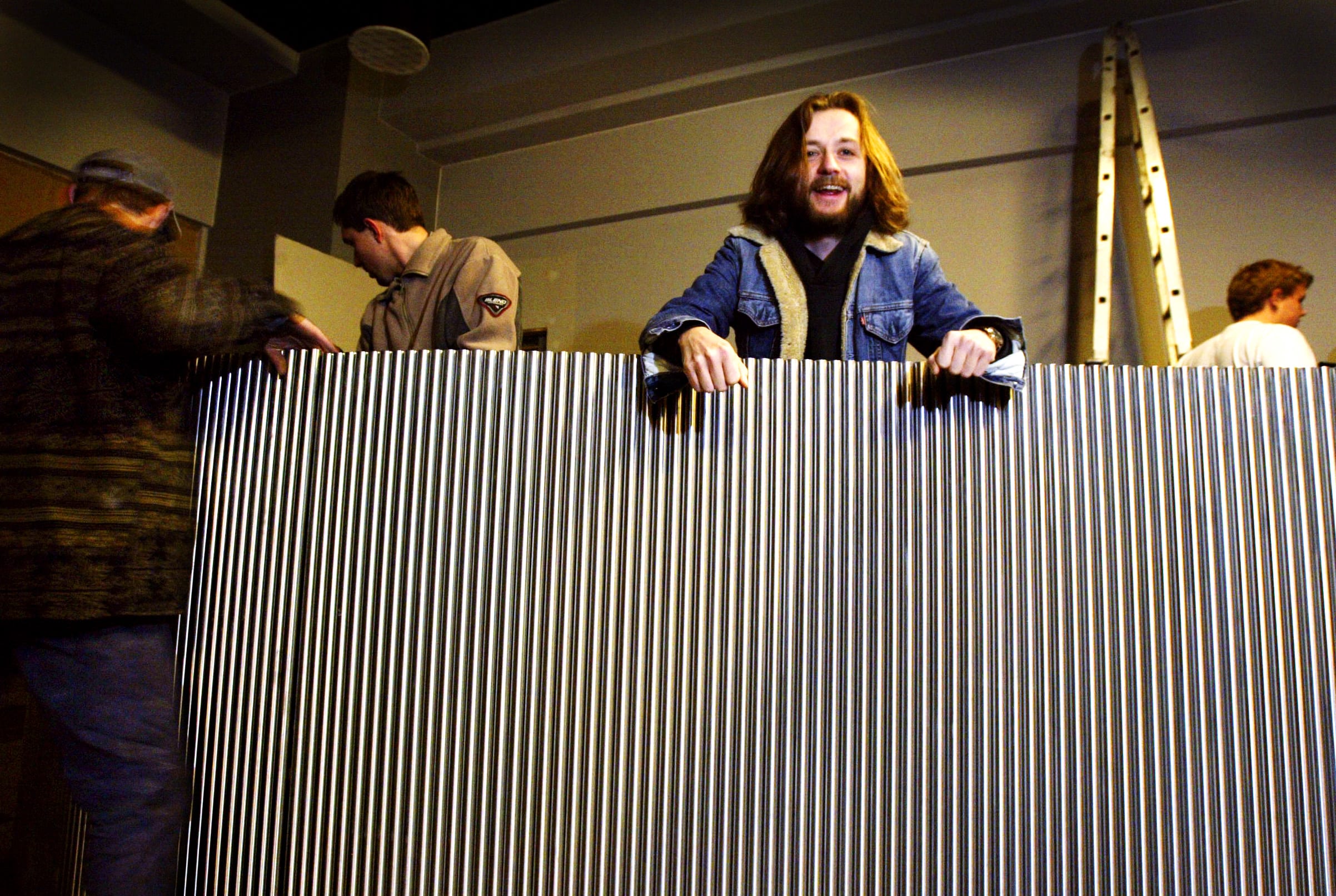 I november 2003 kunne Jesper Lind invitere Aftenposten inn på Internasjonalen. 15. desember samme år åpnet de dørene for publikum.