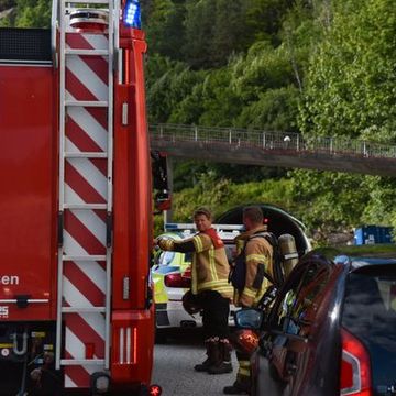 Bussbrann i Bergen-tunnel - flere skadet og 60 evakuert