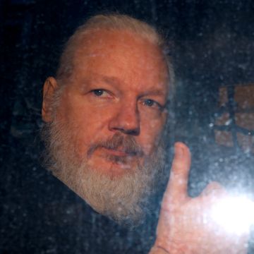 USA kunngjør 17 nye tiltalepunkter mot Julian Assange: – Dette er galskap