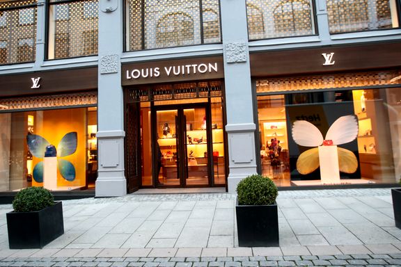 Louis Vuitton fikk 893.091 kroner i statsstøtte - vil sende 40 mill. i utbytte til fransk eier