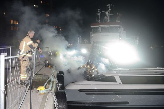 Brann i båt tilhørende luksusyacht i Stavanger. Seks personer reddet ut.