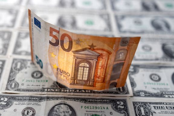 Nå er euro og dollar like mye verdt