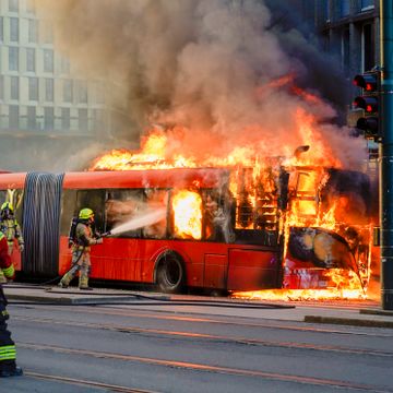 Kraftig bussbrann i Oslo sentrum