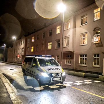 Mannen som ble skutt av politiet i Bergen, hadde en kniv