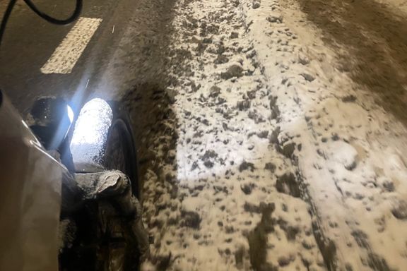 I vinter bruker kommunen fire millioner på piggdekk-støtte. Men flere sykkelveier i Oslo ser slik ut etter snøvær. 