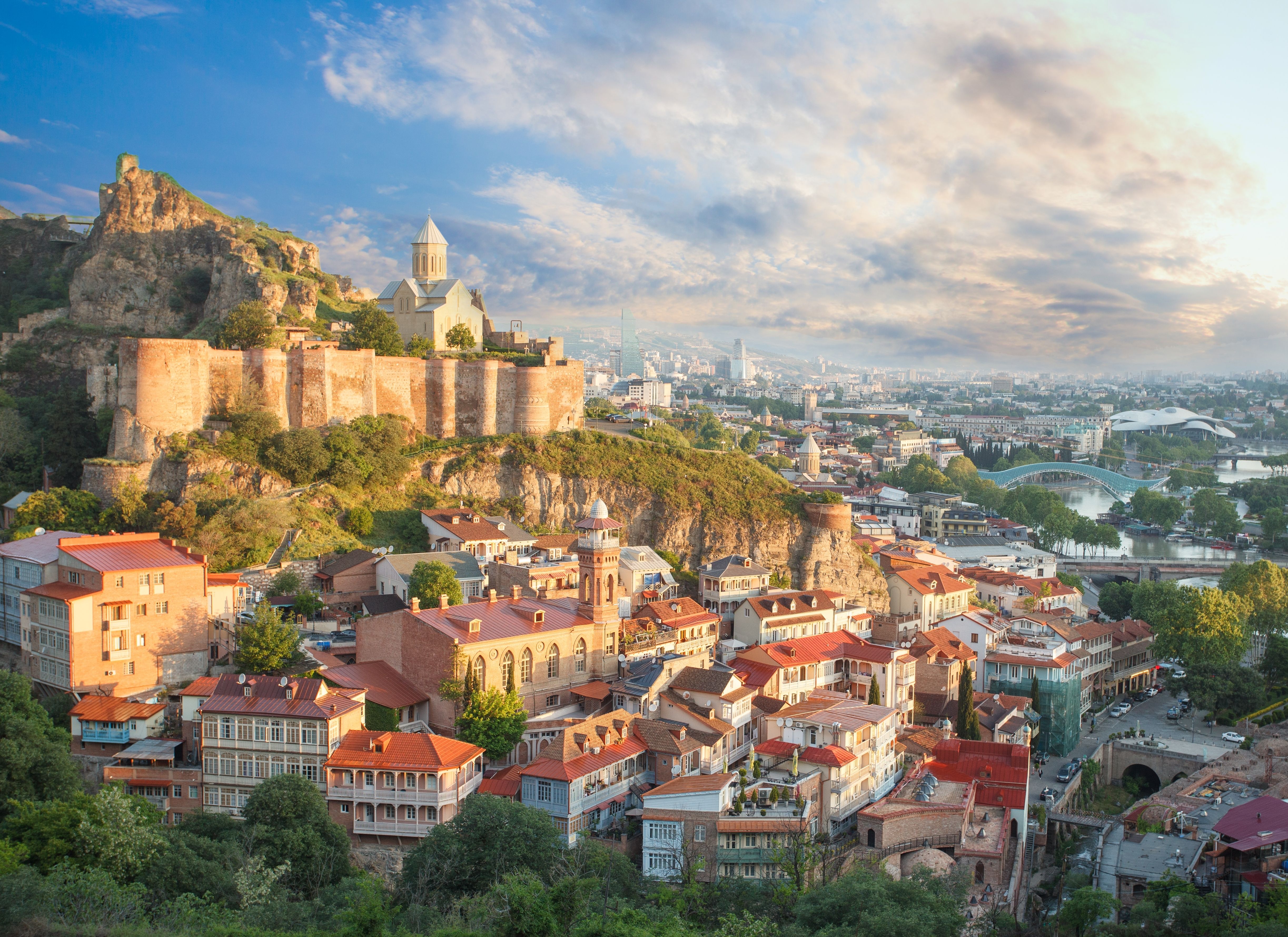 Det er et historisk sus over den georgiske hovedstaden Tbilisi.
