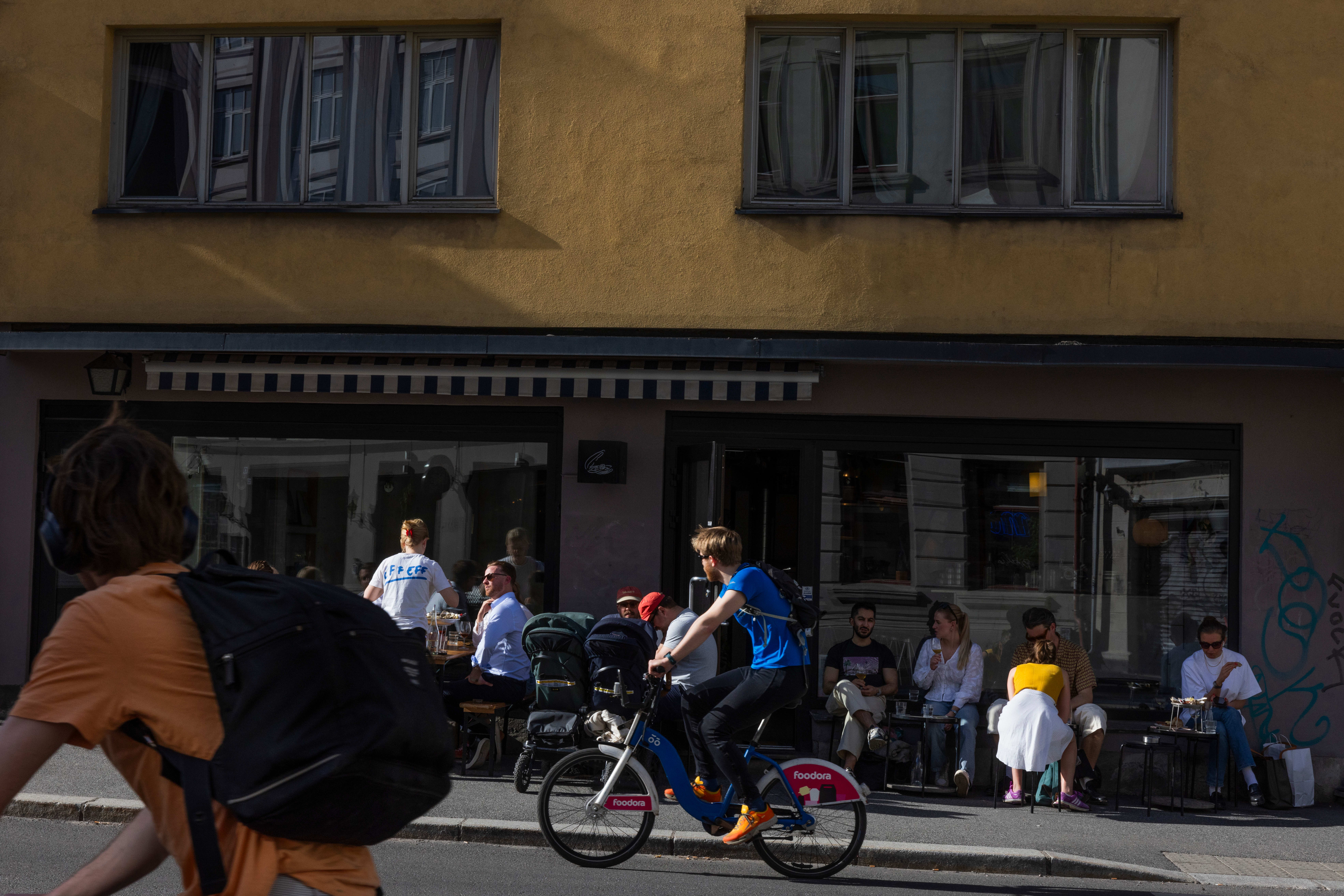 Blir du sulten? Det er mulig å bestille østers fra nabobaren Eff Eff.