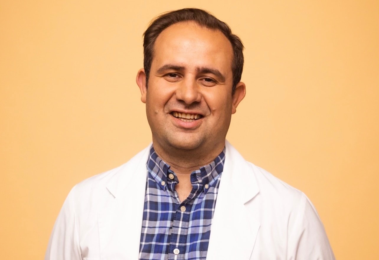 Reza Sohrabi, hudlege i Dr. Dropin. 