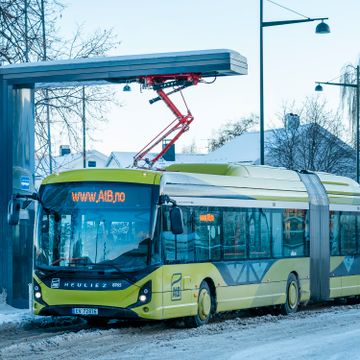Et titall norske bedrifter rammet av dataangrep – høyskole og busselskap er berørt