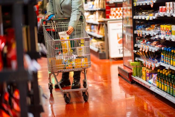 Matvareprisene stiger kraftig – rentekutt kan bli utsatt