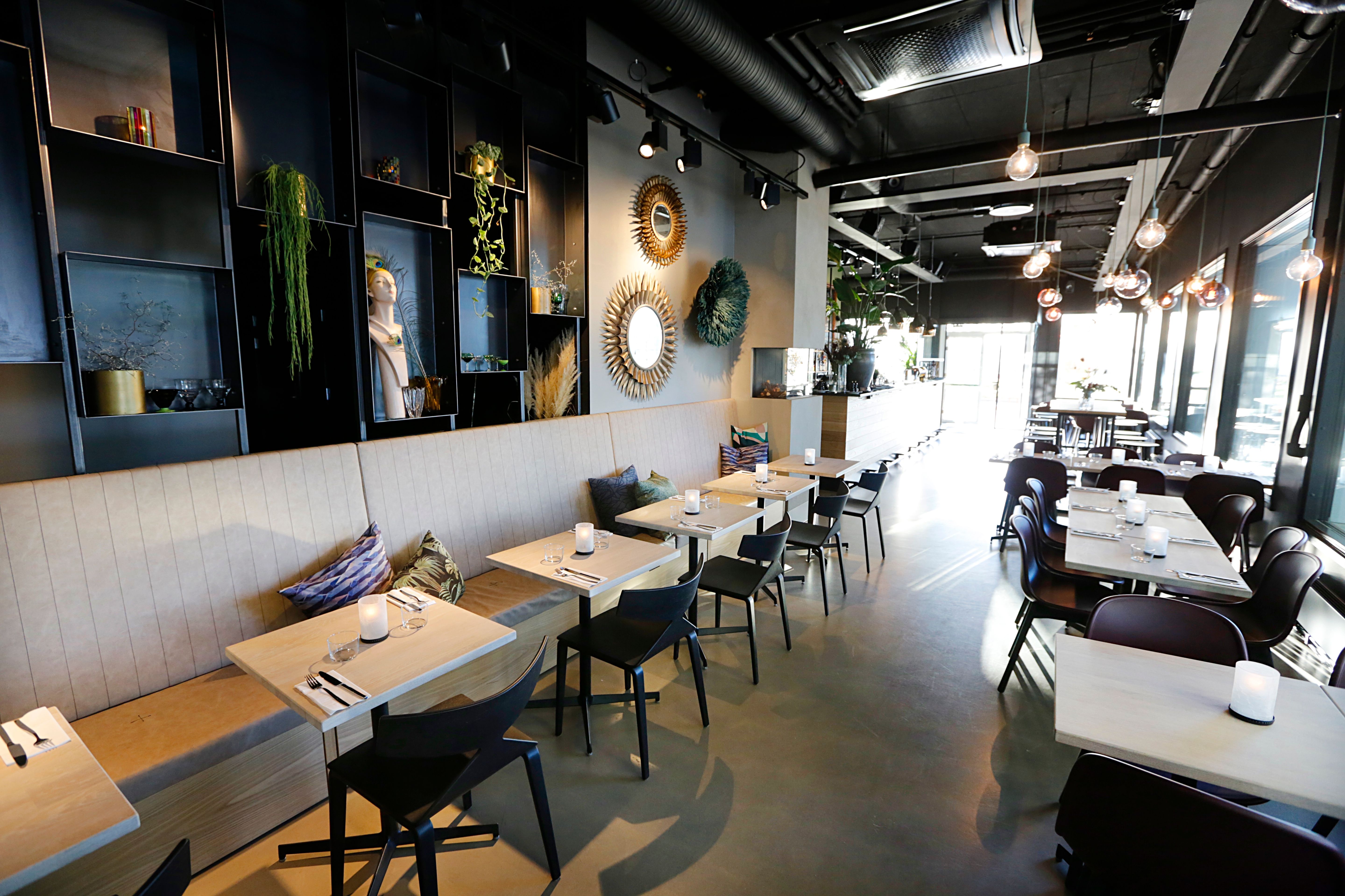 Vesper Bar byr på et avlangt, uformelt lokale. 